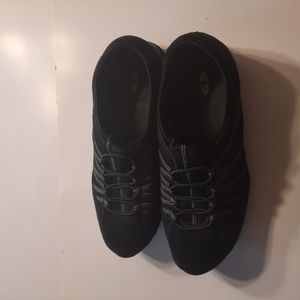 Black skechers size 9 women